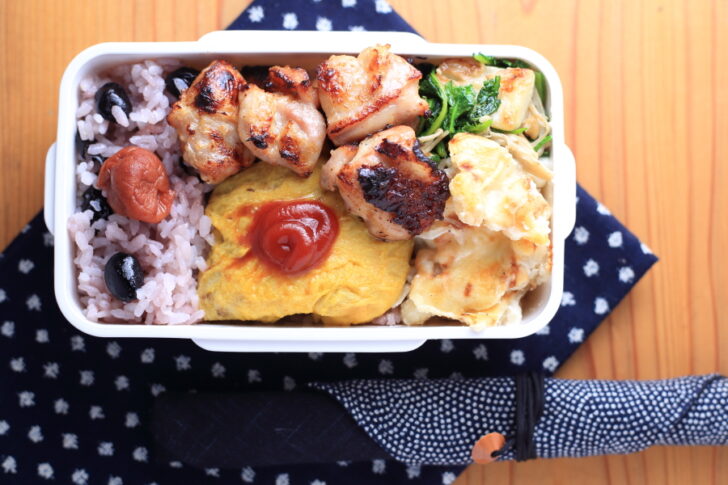 鶏もも肉のグリルとマカロニグラタン