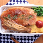 豚の甘酢照り焼きとプレーンオムレツののっけ弁当