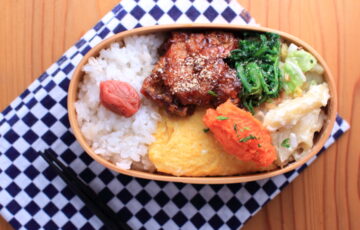 土鍋ごはんと鶏唐揚げのケチャップソース和え