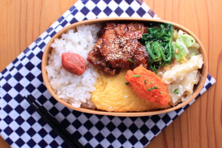 土鍋ごはんと鶏唐揚げのケチャップソース和え