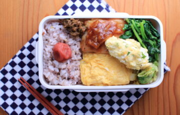 チキンソテーの柚子ソースとふきのとうみそ