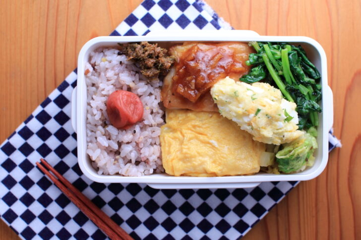 チキンソテーの柚子ソースとふきのとうみそ