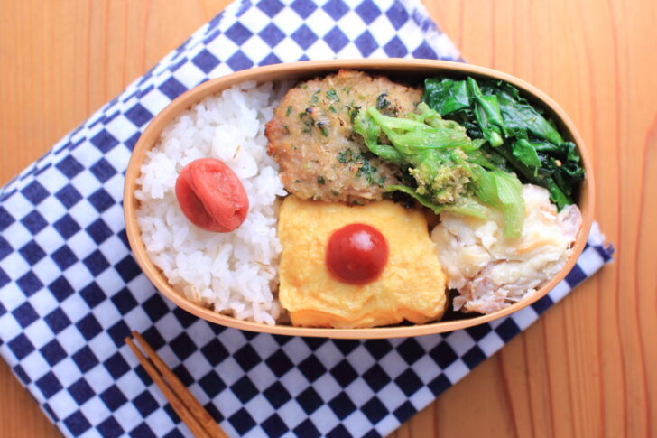 豚ヒレ肉の香草パン粉焼きとフキノトウのごま和えのお弁当