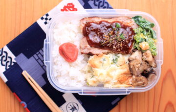 猪肉のハンバーグと原木椎茸のガーリックソテー