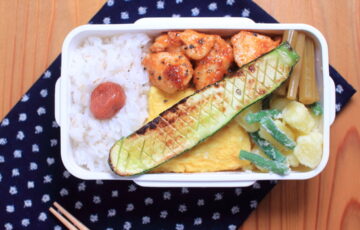 鶏むね肉のケチャップ炒めとフキの土佐酢漬けのお弁当
