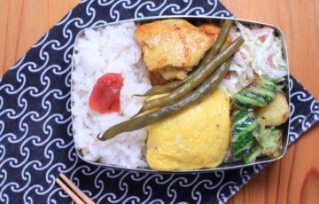 タンドリーチキンのお弁当。