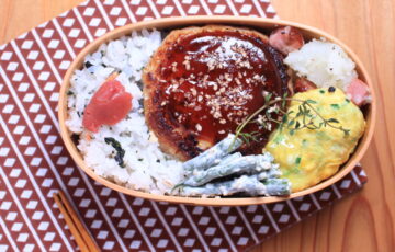 鶏胸肉のハンバーグ。