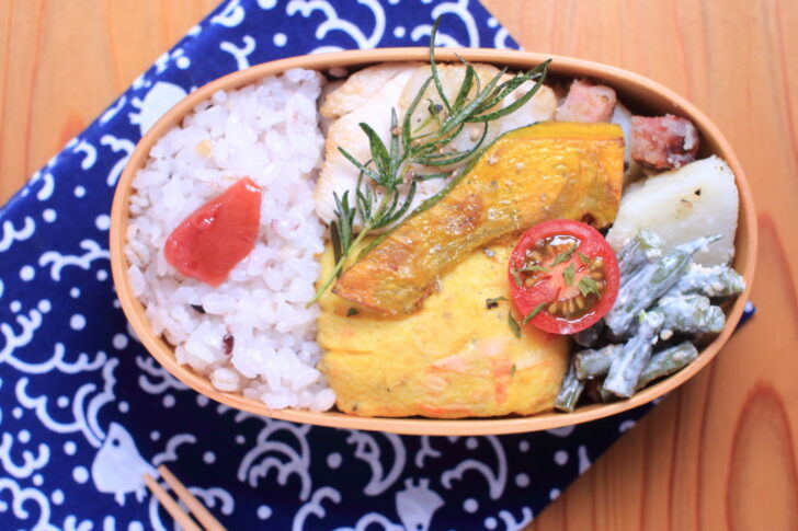 蒸し鶏のローズマリー風味