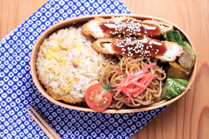 チャーハンと焼きそばのお弁当