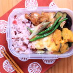 鶏もも肉の照り煮。グラタンと南瓜のミルク煮のお弁当。